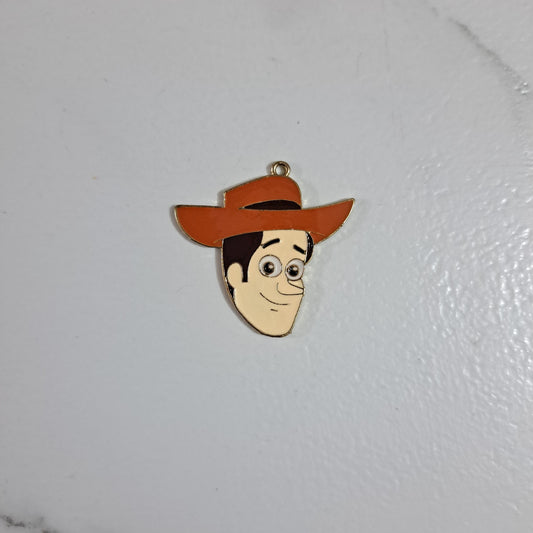Dije esmaltado Woody